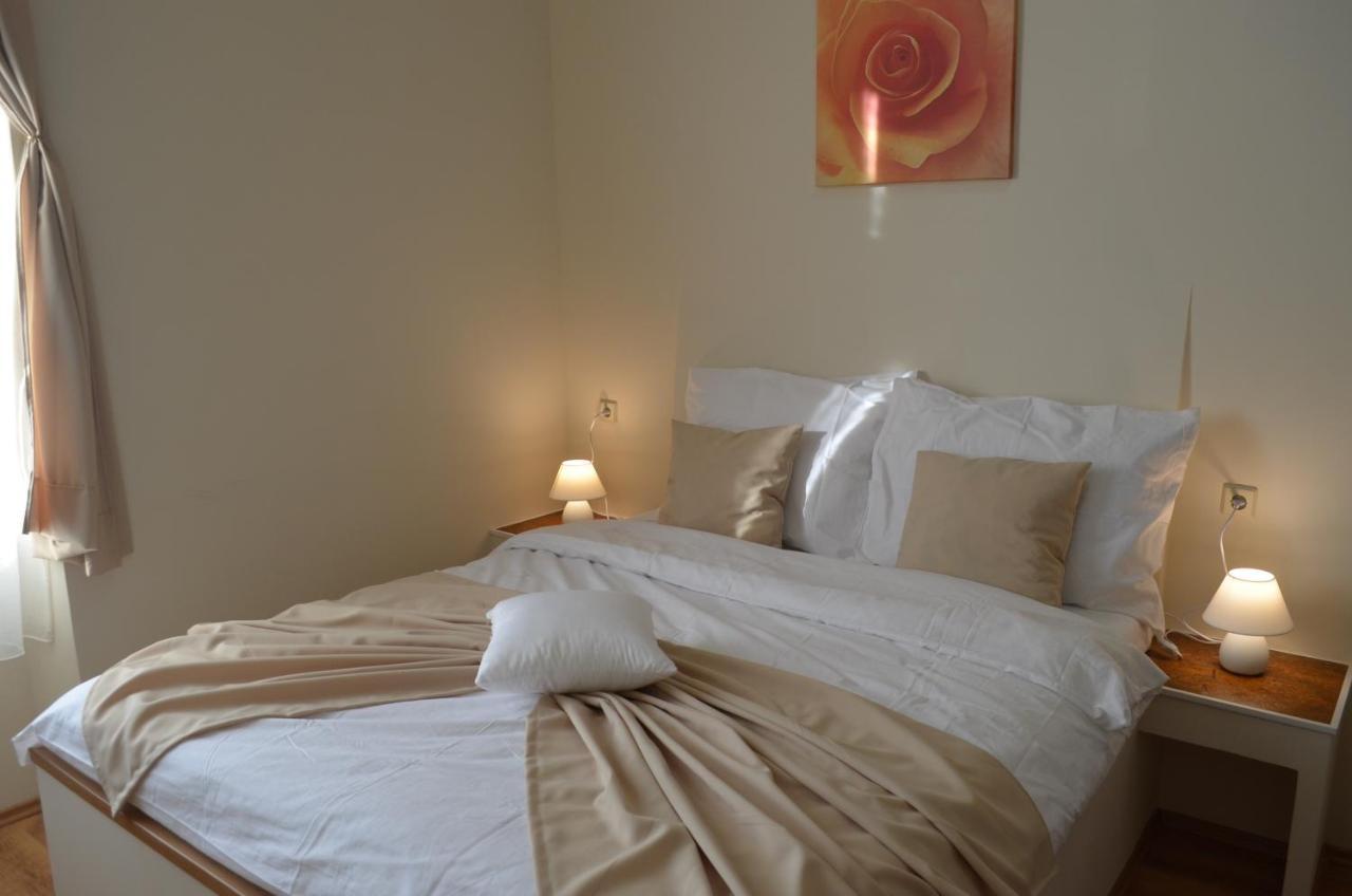 Rooms & Apartments Infinity Rijeka Bagian luar foto