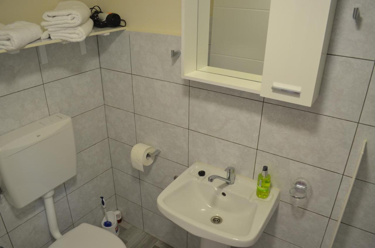Rooms & Apartments Infinity Rijeka Bagian luar foto