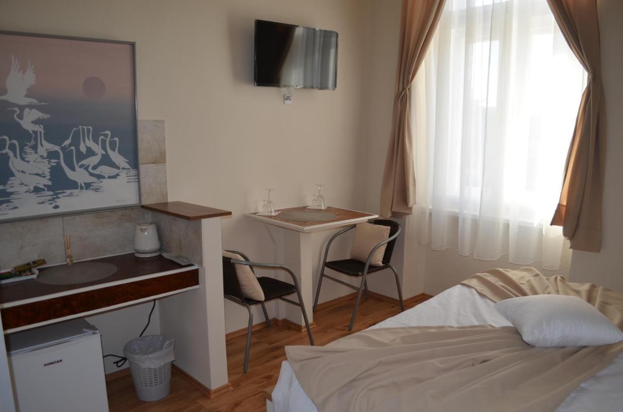 Rooms & Apartments Infinity Rijeka Bagian luar foto