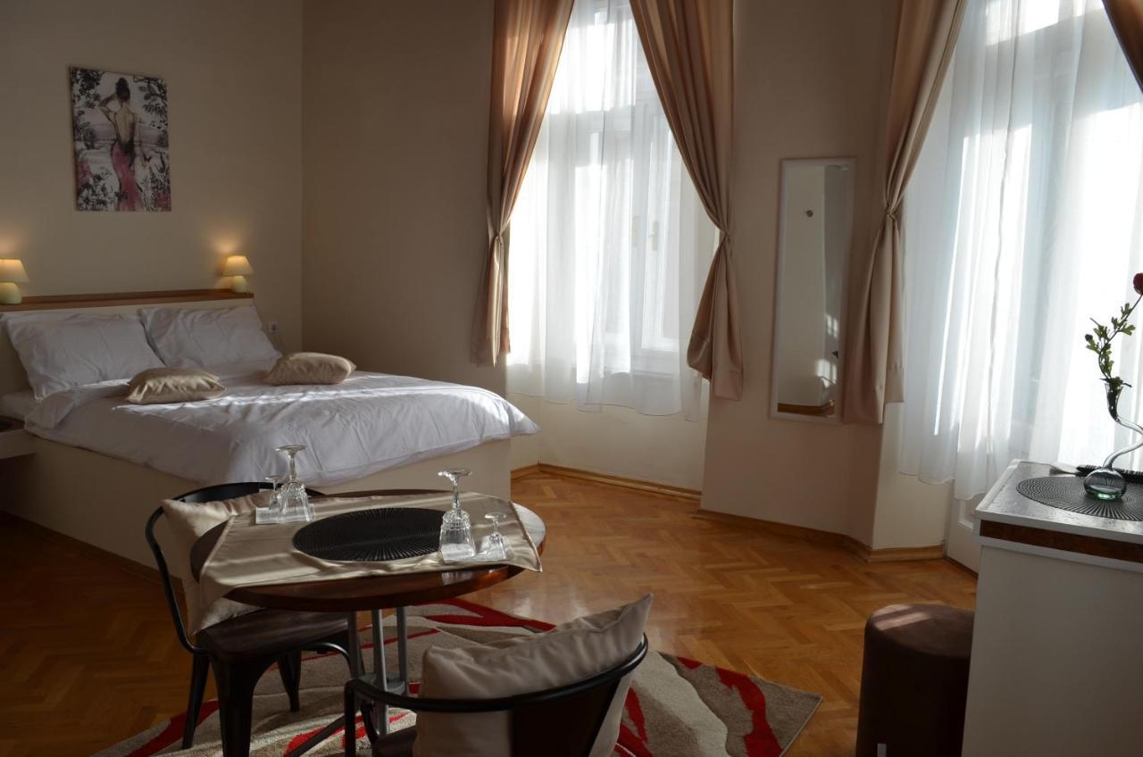 Rooms & Apartments Infinity Rijeka Bagian luar foto
