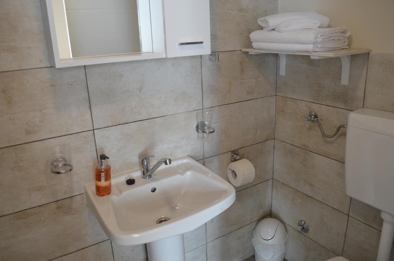 Rooms & Apartments Infinity Rijeka Bagian luar foto