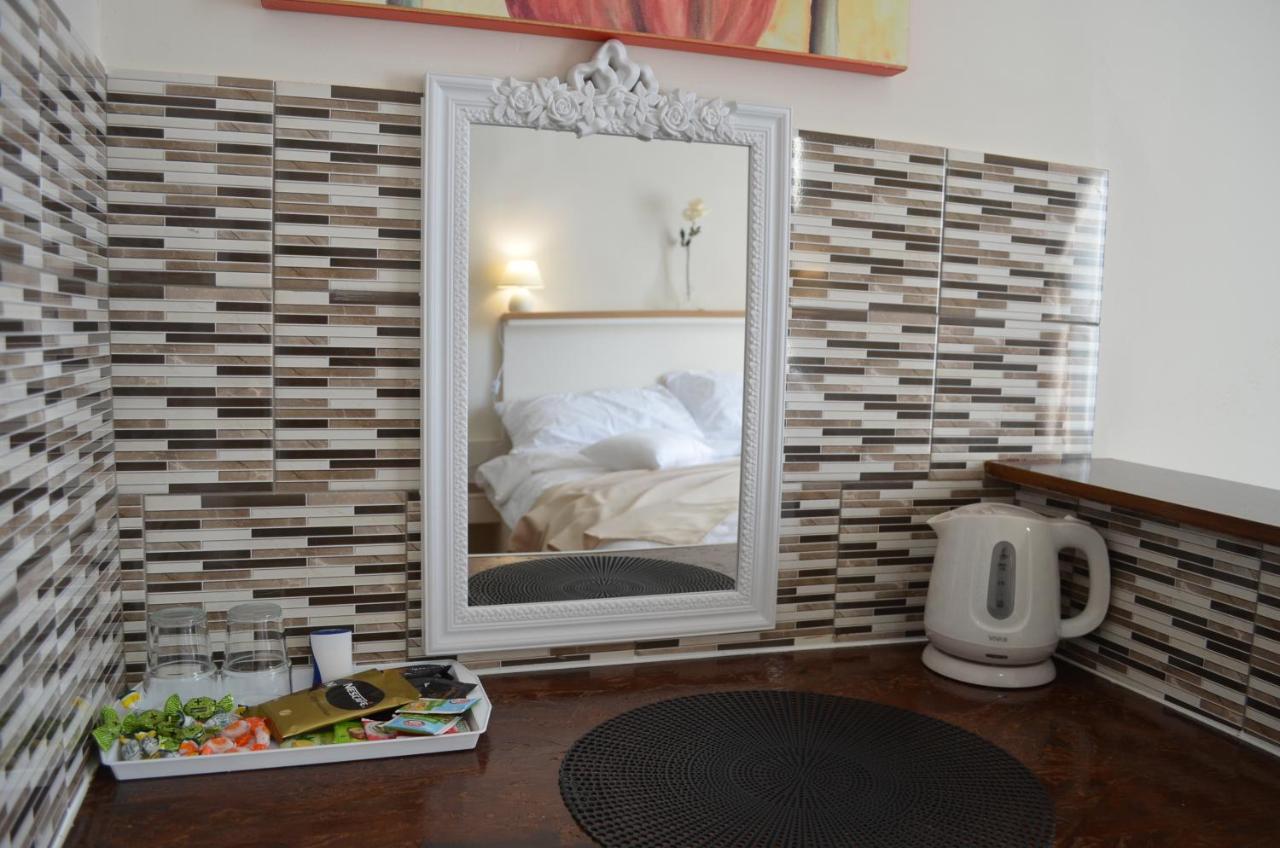 Rooms & Apartments Infinity Rijeka Bagian luar foto