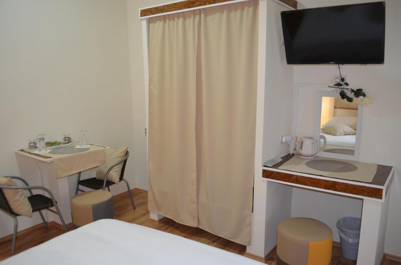 Rooms & Apartments Infinity Rijeka Bagian luar foto