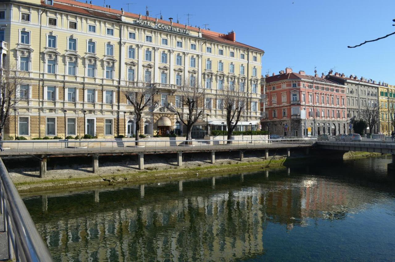 Rooms & Apartments Infinity Rijeka Bagian luar foto